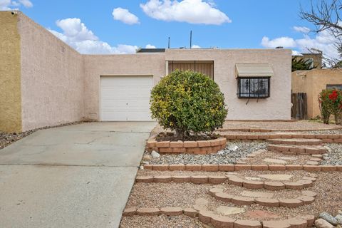 Photo of 5516 Delhi Street NE, Albuquerque, NM 87111 (MLS # 1098593)