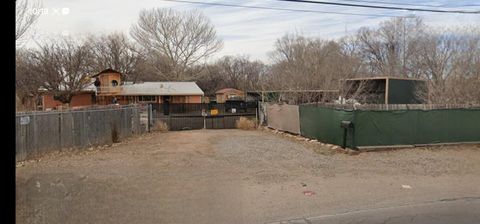 Photo of 7021 Isleta Boulevard SW, Albuquerque, NM 87105 (MLS # 1098454)