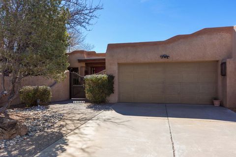 Photo of 1904 San Rio Court NW, Albuquerque, NM 87107 (MLS # 1098827)