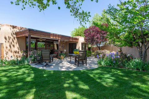 Photo of 1904 San Rio Court NW, Albuquerque, NM 87107 (MLS # 1098827)
