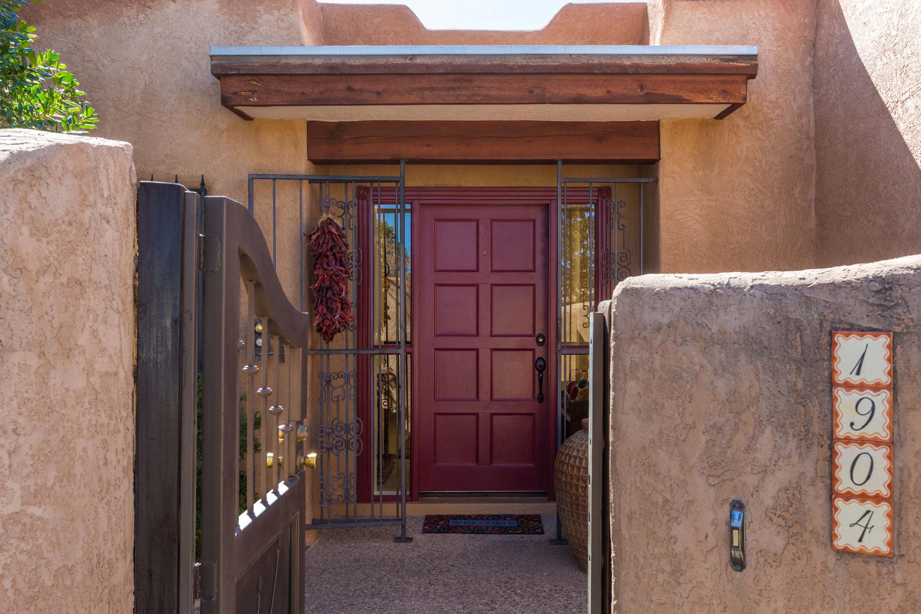 1904 San Rio Court NW