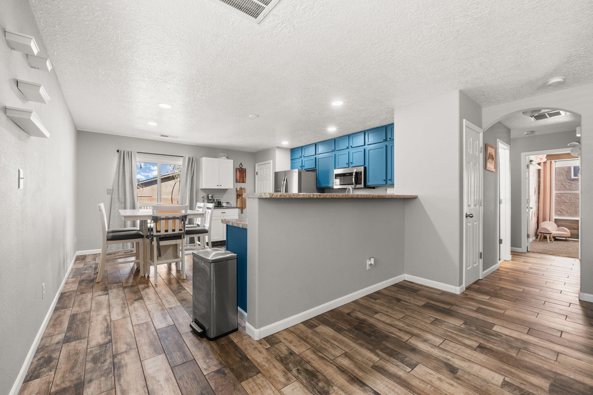 1227 Desert Paintbrush Loop, Rio Rancho, New Mexico image 12