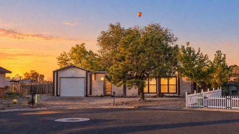 Homes For Sale - 1390 Ponderosa Court<br/> Rio Rancho, NM 87124