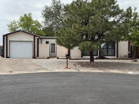 Homes For Sale - 1390 Ponderosa Court<br/> Albuquerque, NM 87124
