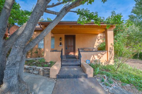 Photo of 521 Webber Street, Santa Fe, NM 87505 (MLS # 1099608)