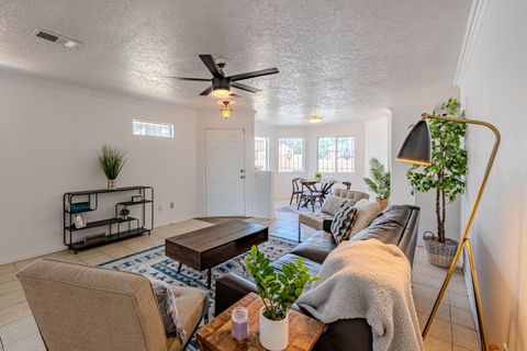 Photo of 8900 LA VIDA Lane SW, Albuquerque, NM 87121 (MLS # 1092768)