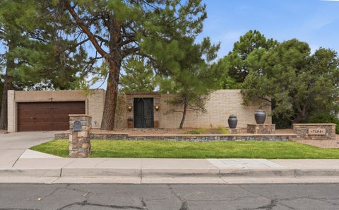 Homes For Sale - 7504 La Madera Road<br/> Albuquerque, NM 87109