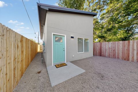 Photo of 1100a 10th Street SW, Albuquerque, NM 87102 (MLS # 1093619)