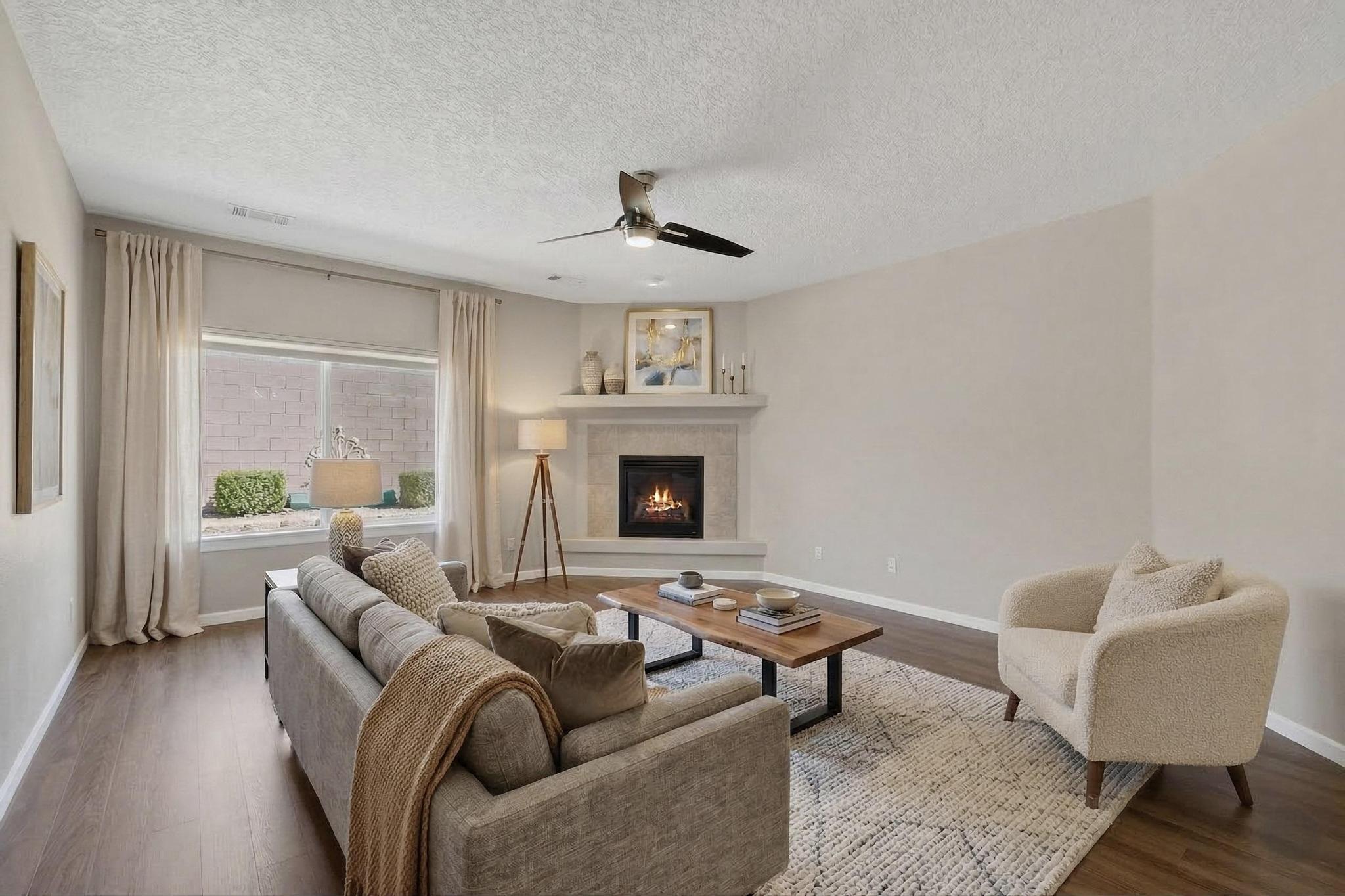 425 Paseo Vista Loop NE