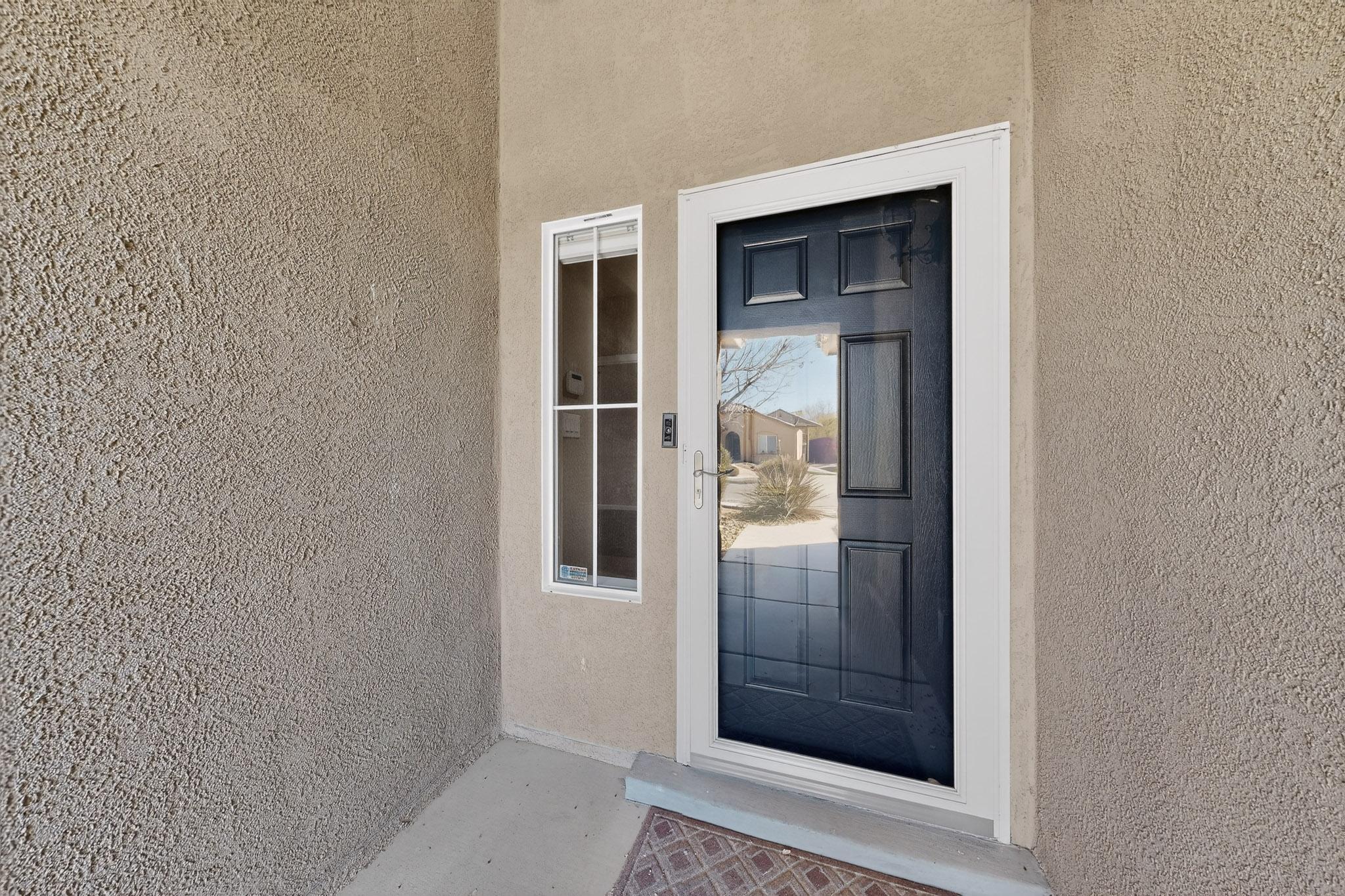 425 Paseo Vista Loop NE