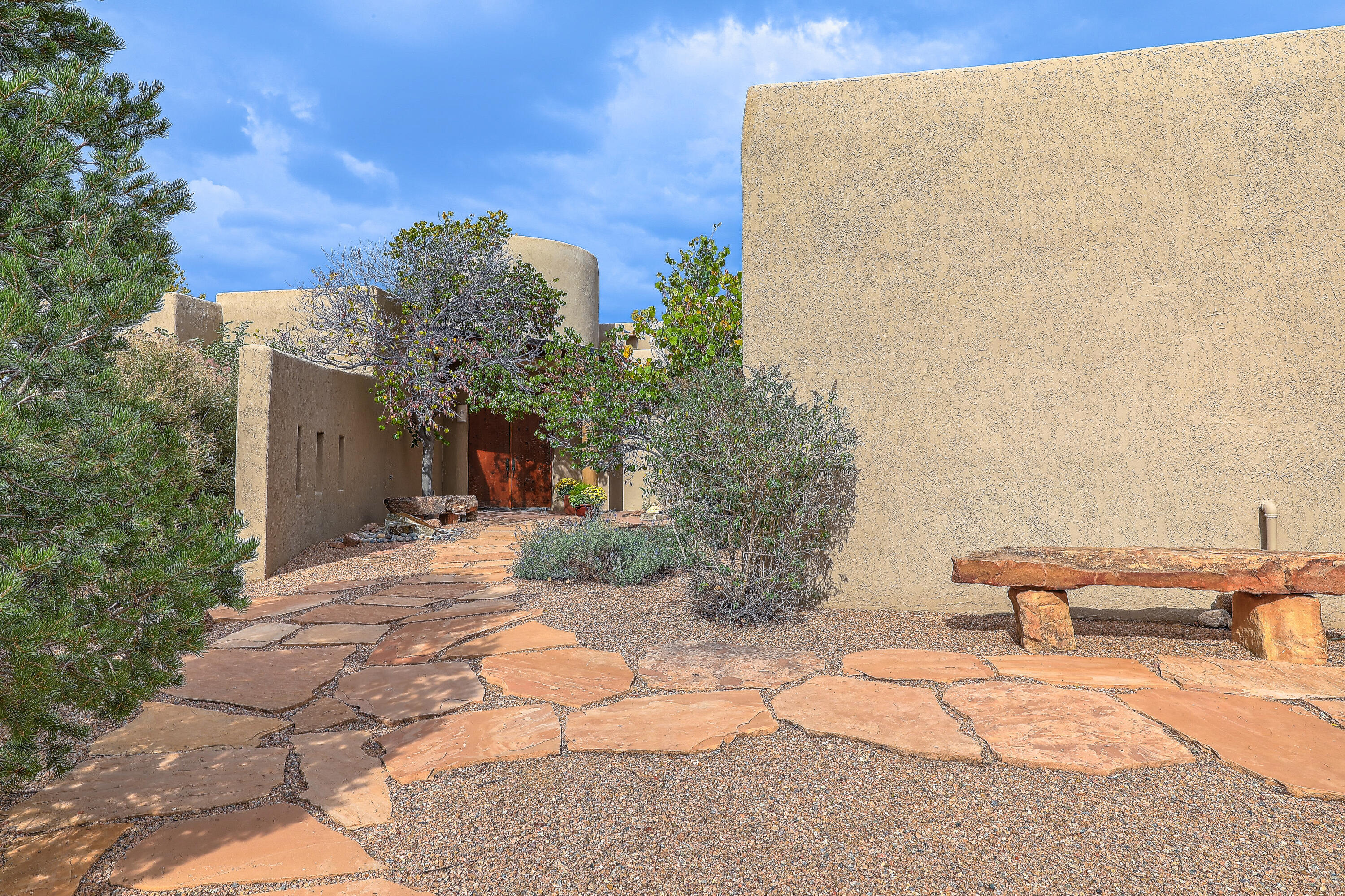 10421 OAKLAND Avenue NE