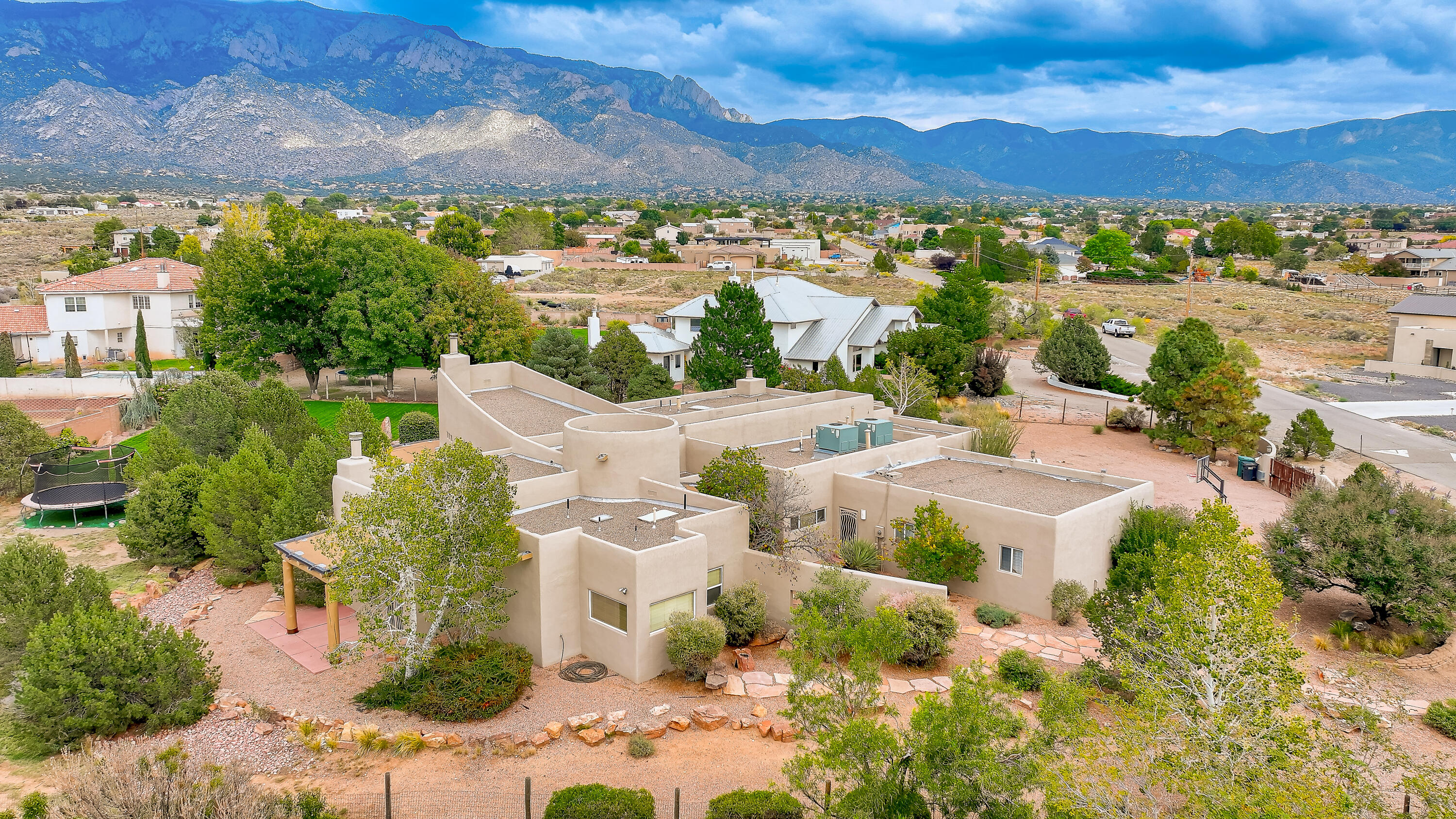 10421 OAKLAND Avenue NE