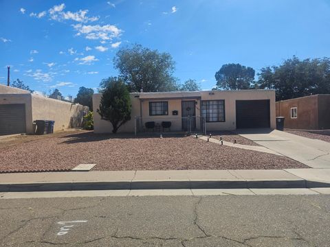 Photo of 1026 TOMASITA Street NE, Albuquerque, NM 87112 (MLS # 1092613)