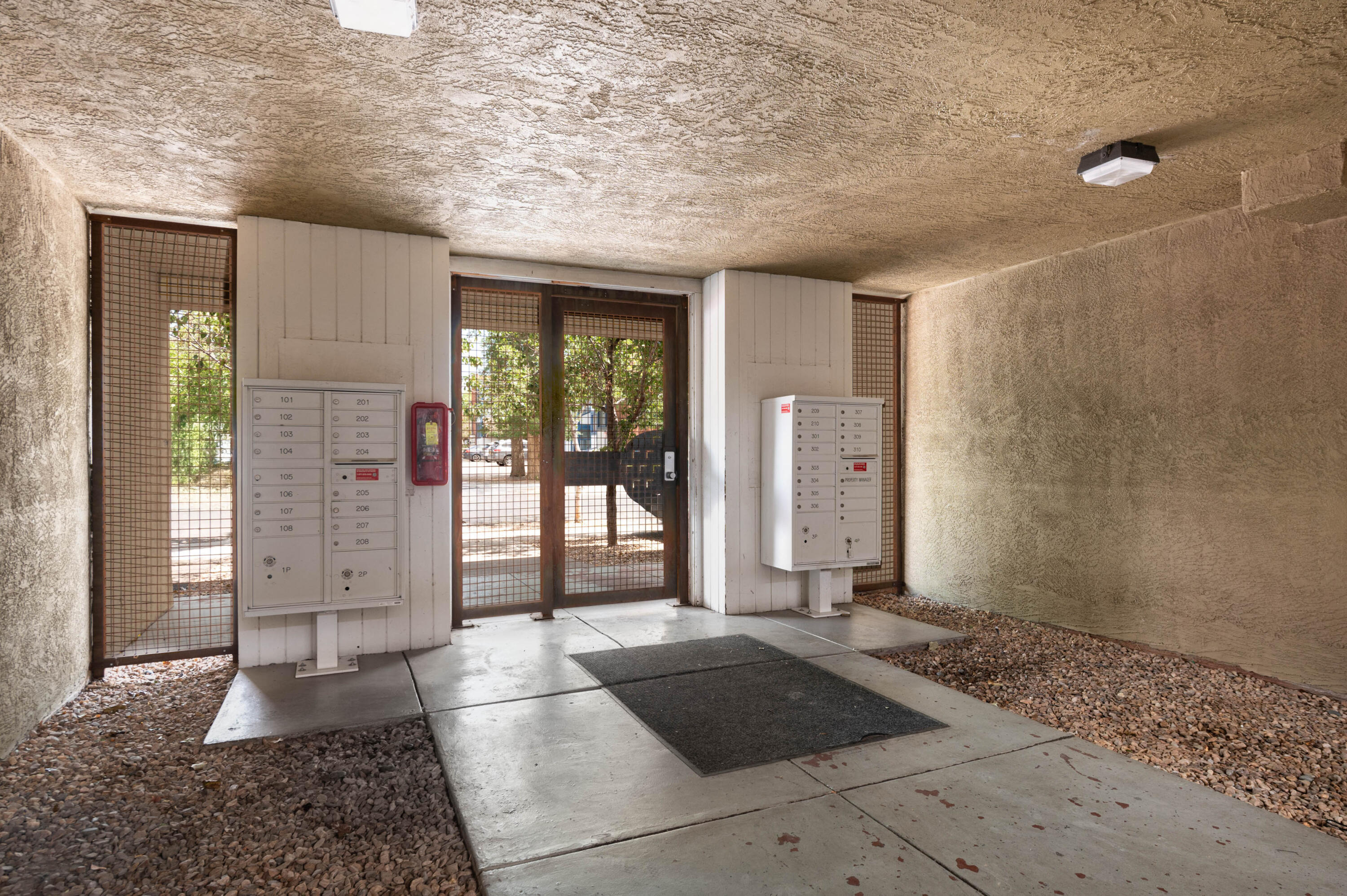 802 Gold Avenue SW