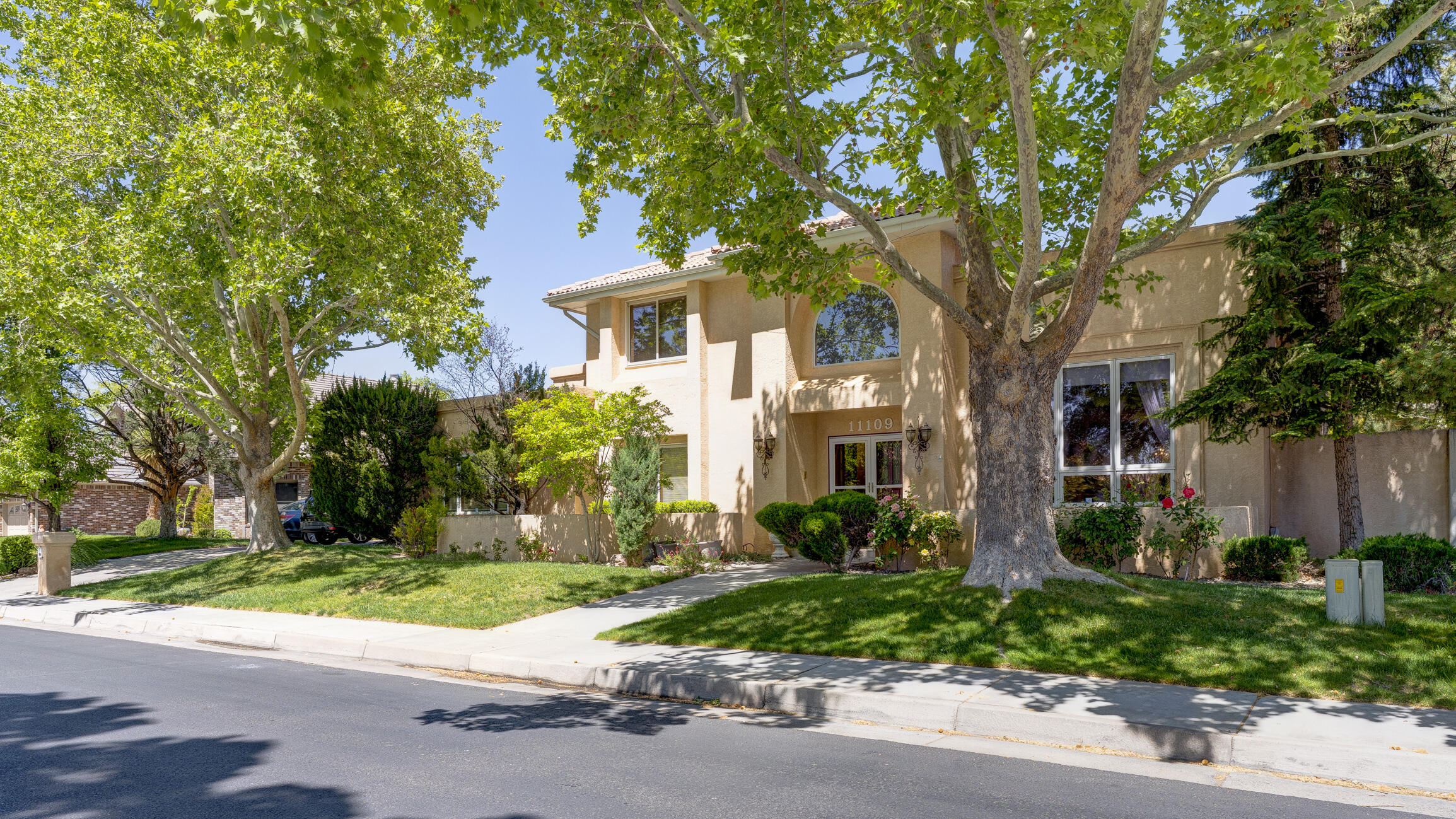 11109 Country Club NE
