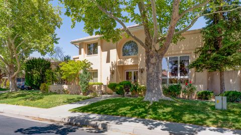 Photo of 11109 Country Club Clb NE, Albuquerque, NM 87111 (MLS # 1102412)