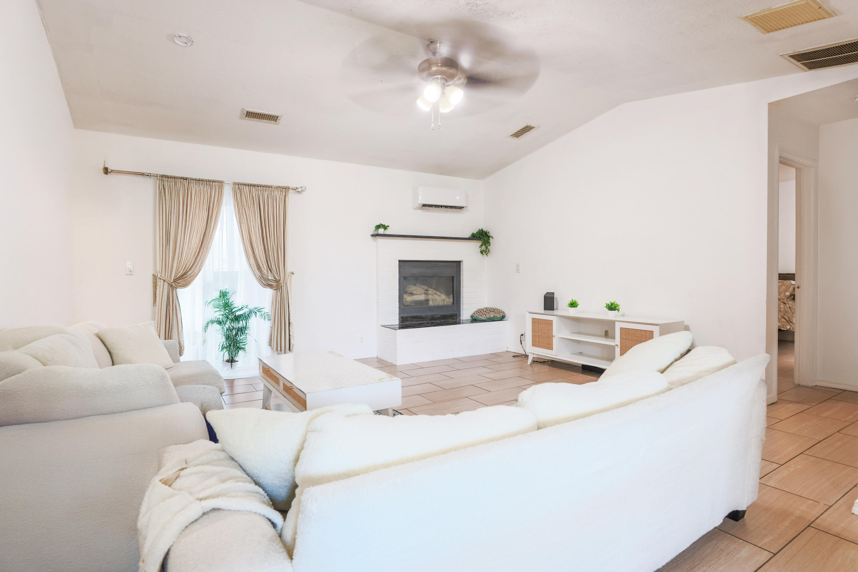 4 ALDEA Place
