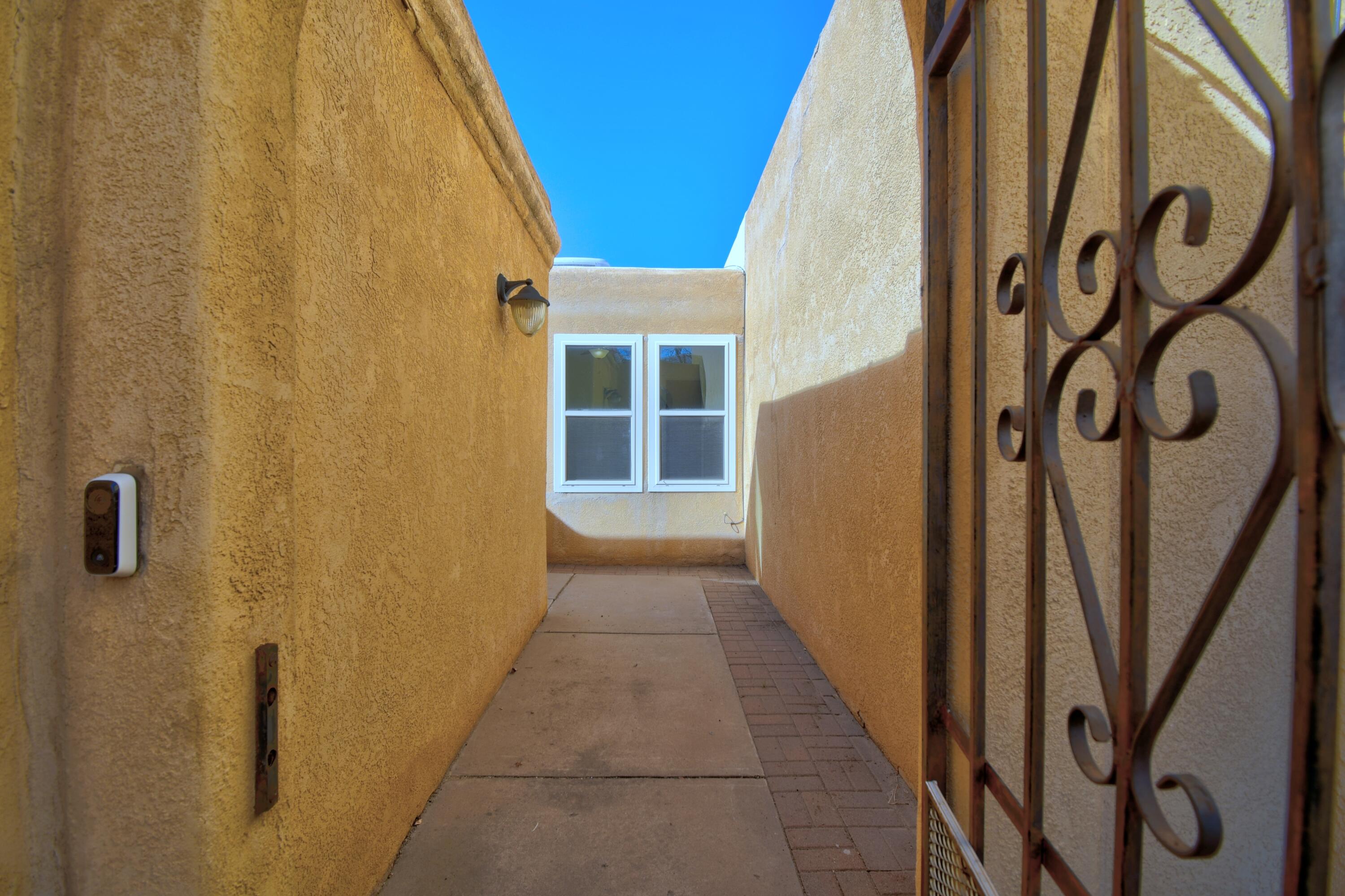 5133 La Fiesta Drive NE
