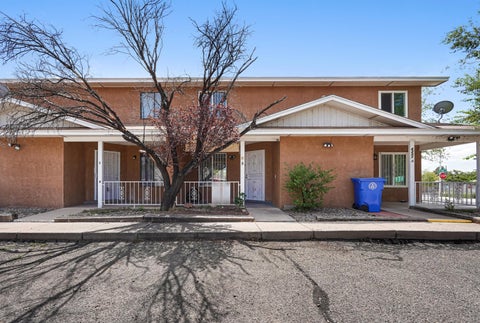 Photo of 8201 Trumbull Avenue SE #APT B, Albuquerque, NM 87108 (MLS # 1110489)
