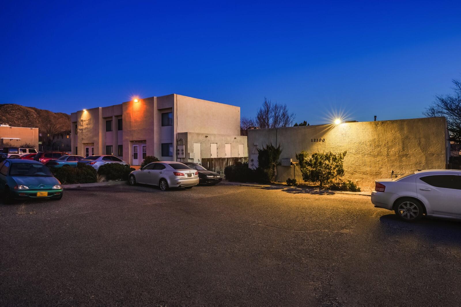 12100 Candelaria Road NE