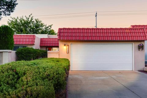 Photo of 12133 Calle Zagal NE, Albuquerque, NM 87111 (MLS # 1092348)