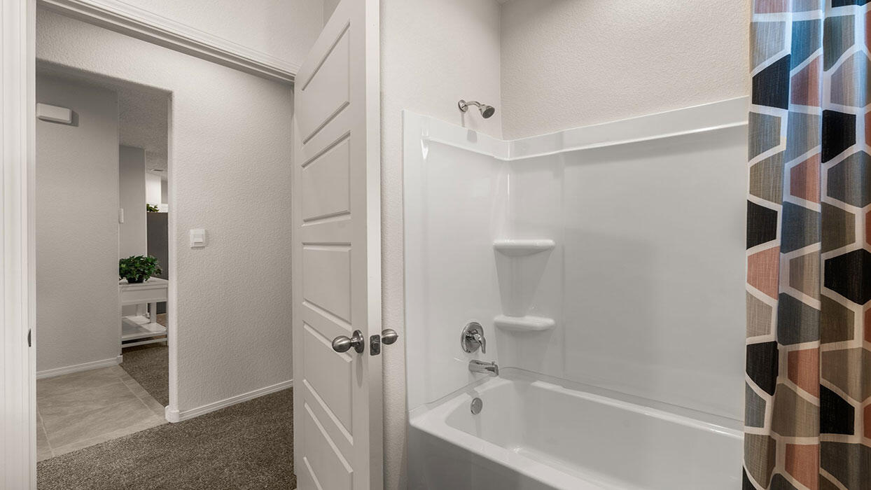 1681 Alto Colores Street, Los Lunas, New Mexico image 10