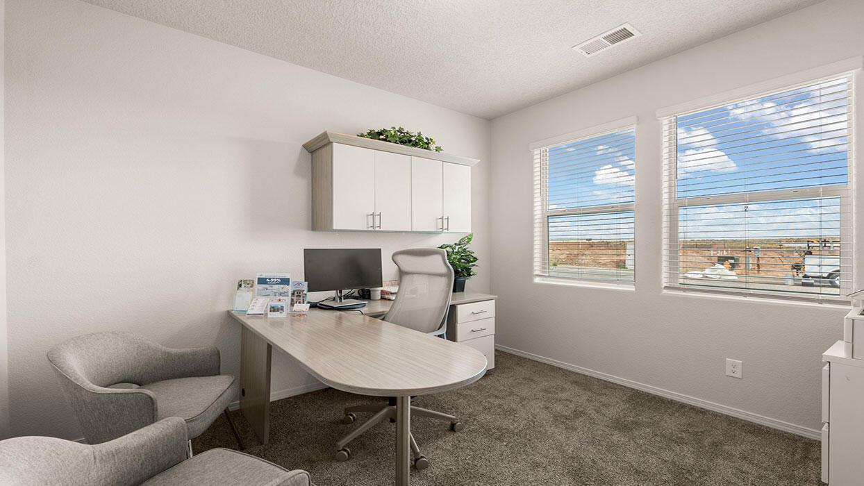 1681 Alto Colores Street, Los Lunas, New Mexico image 7