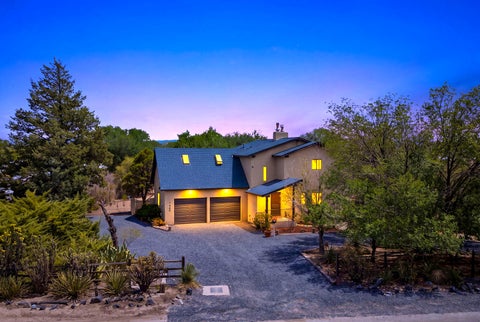 Photo of 5608 Don Felipe Court SW, Albuquerque, NM 87105 (MLS # 1109549)