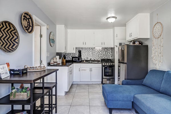 1520 55TH ST NW, ALBUQUERQUE, NM 87105 - Image ef2406052cdfbf9e0ae9b664e6646bbc/3762677064