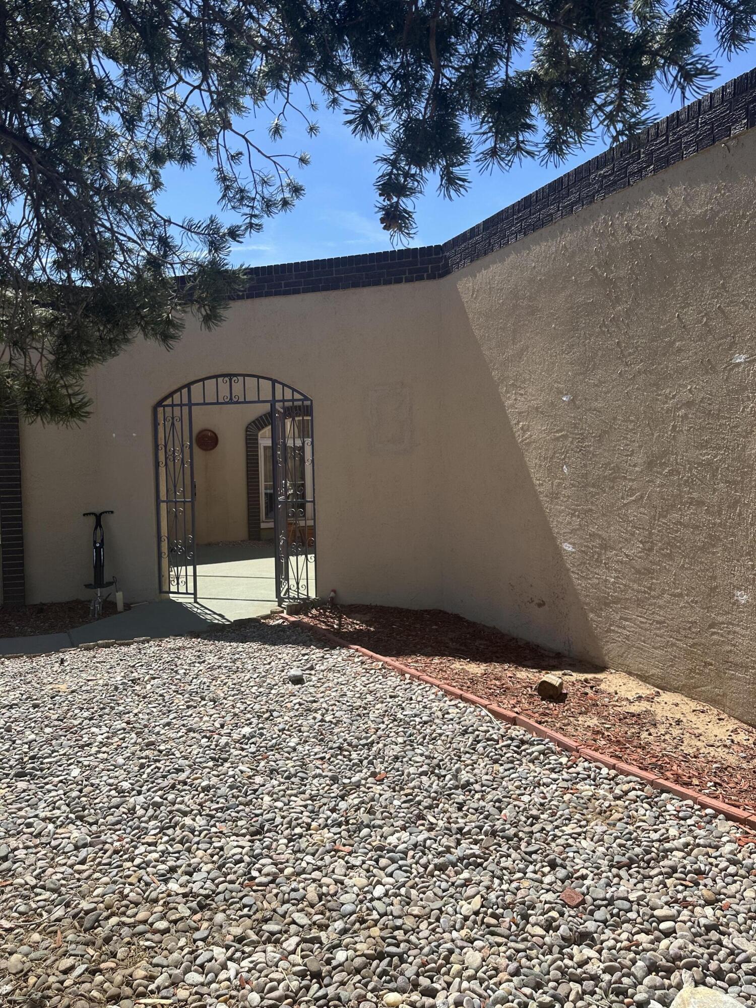 4604 Calvillo Court, Rio Rancho, New Mexico image 4