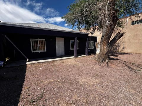 Photo of 6913 ACOMA Road SE, Albuquerque, NM 87108 (MLS # 1086011)