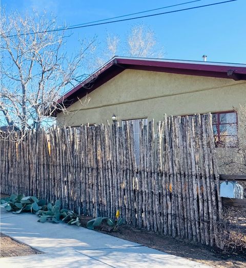 Photo of 1208 Granite Avenue NW, Albuquerque, NM 87102 (MLS # 1098952)