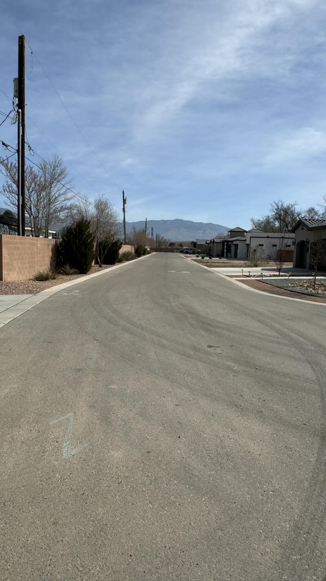 253 Valle Encantado Drive, Albuquerque, New Mexico image 3