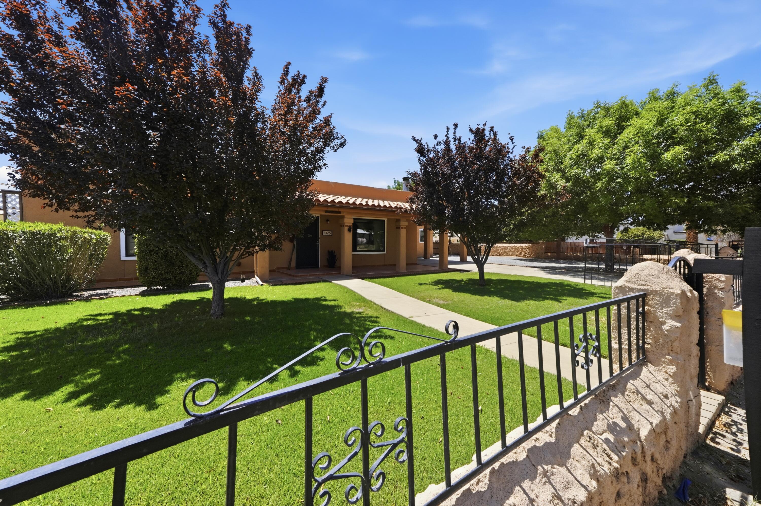 2425 Calle De Santiago