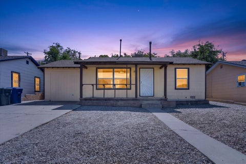 Homes For Sale - 1308 Wilmoore Drive<br/> Bernalillo County, Albuquerque, NM 87106