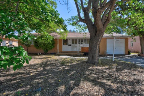 Homes For Sale - 2936 Madeira Drive<br/> Albuquerque, NM 87110