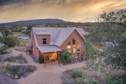 Photo of 4 CAMINO MESTENO, Placitas, NM 87043 (MLS # 1091996)