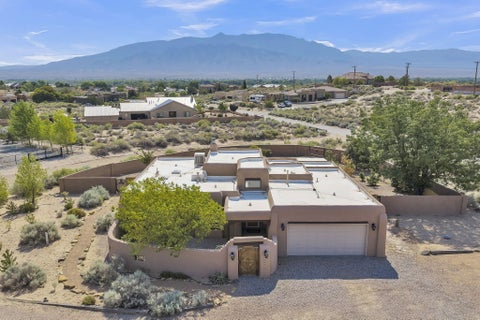 Homes For Sale - 5724 Rio Mimbres Road<br/> Rio Rancho, NM 87144