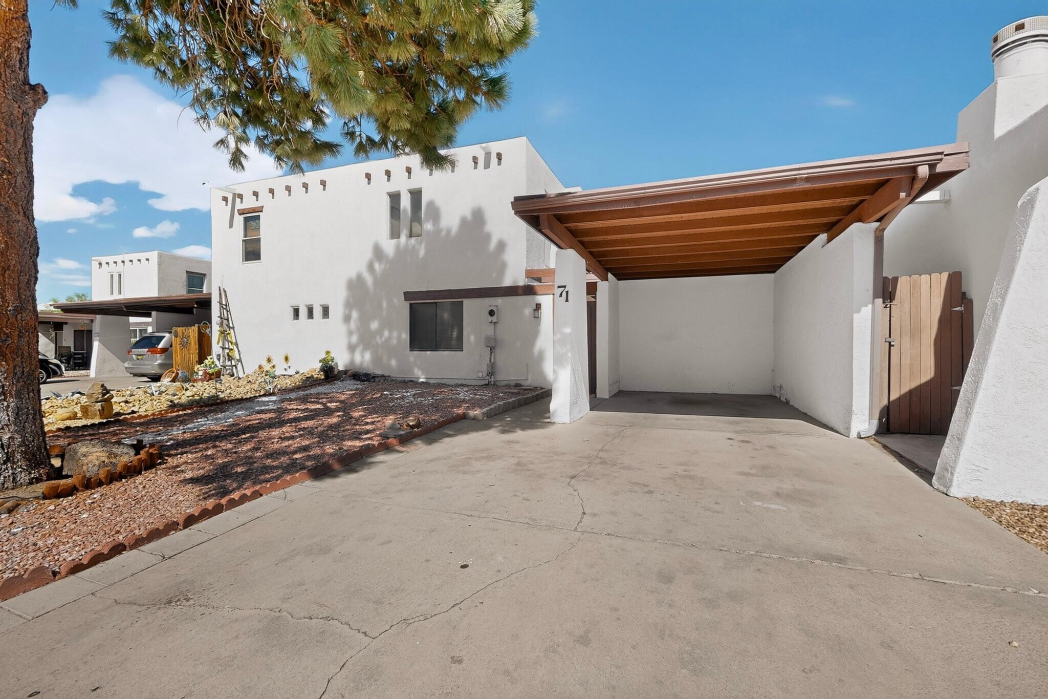 71 Calle Loma Parda NW