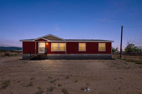 Mobile Home For Sale - 21 Valencia Drive<br/> Los Lunas, NM 87031