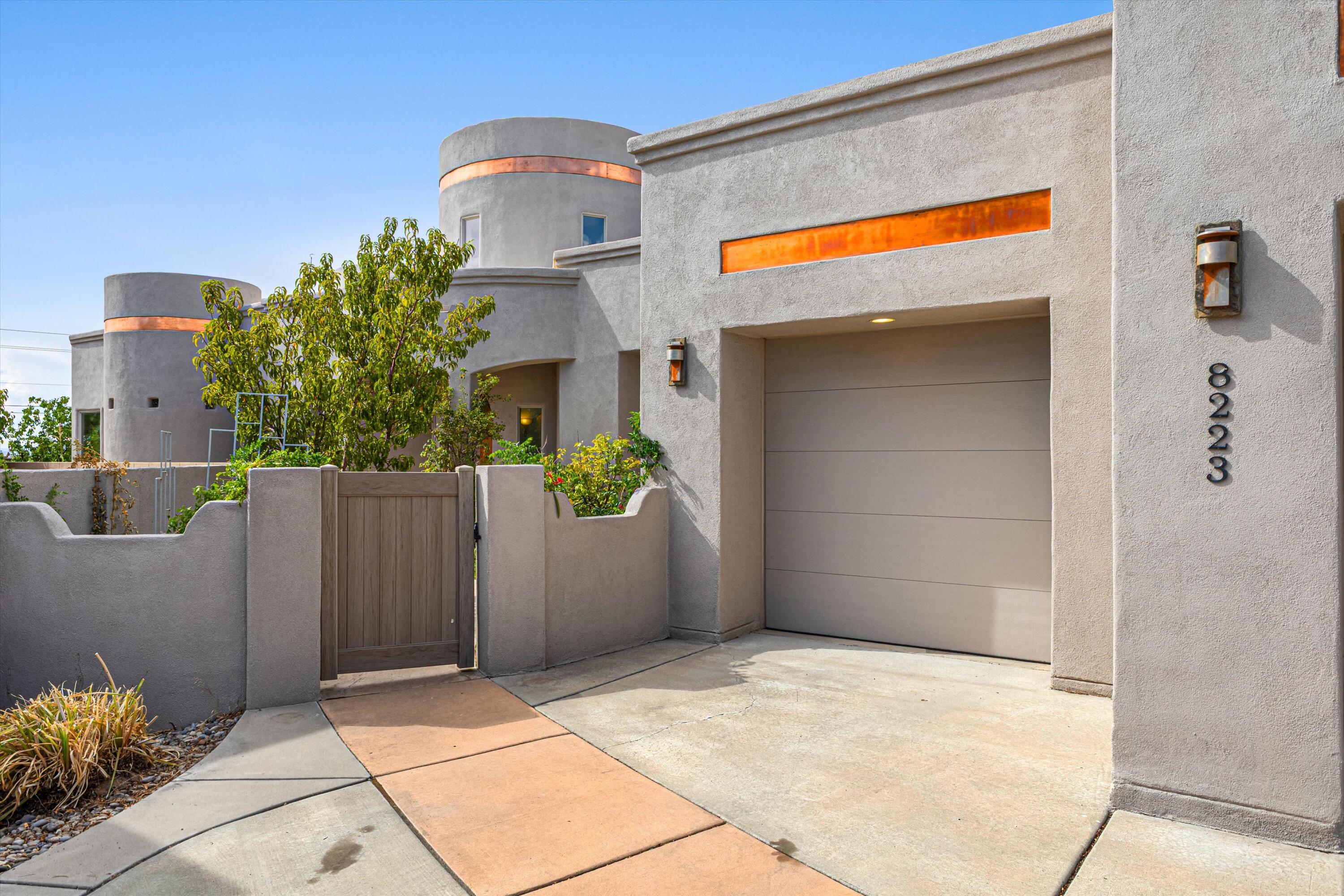 8223 Desert Lily Lane NE