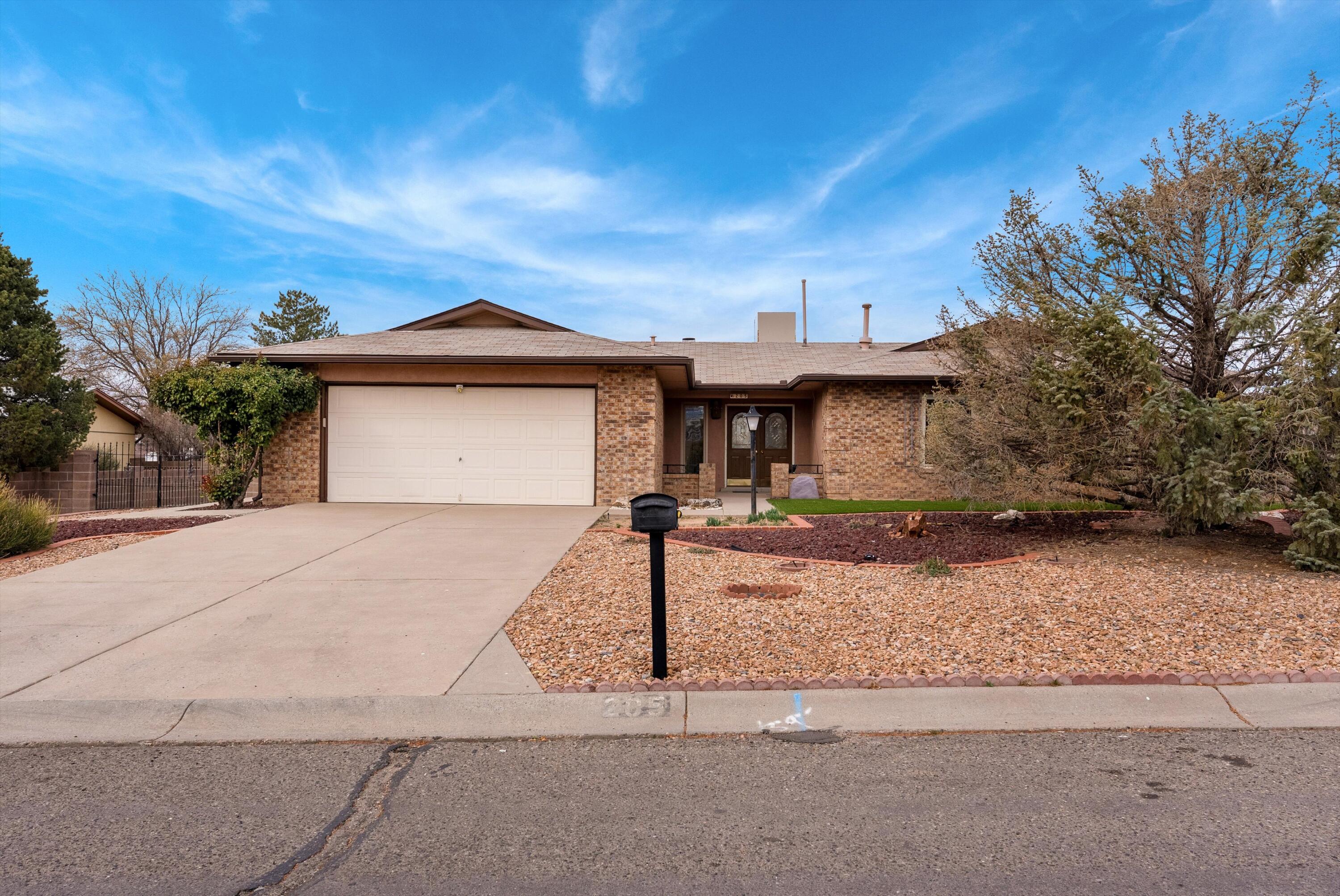 205 Wyoming Autumn Road, Rio Rancho, New Mexico image 1