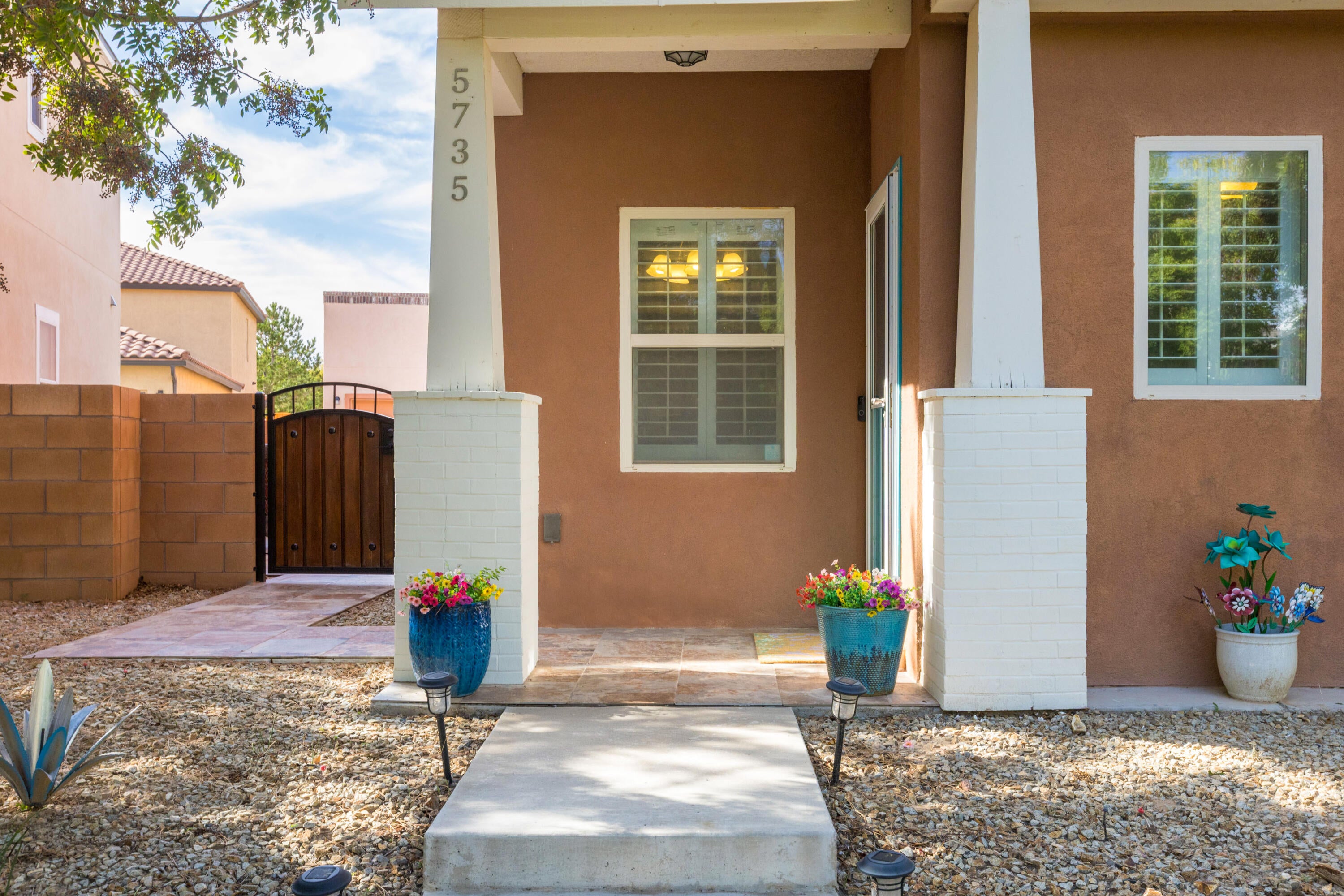 5735 Strand Loop SE