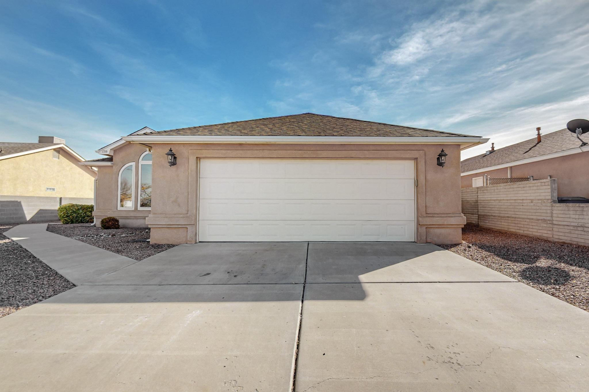 1316 Vista Centro Drive, Los Lunas, New Mexico image 3