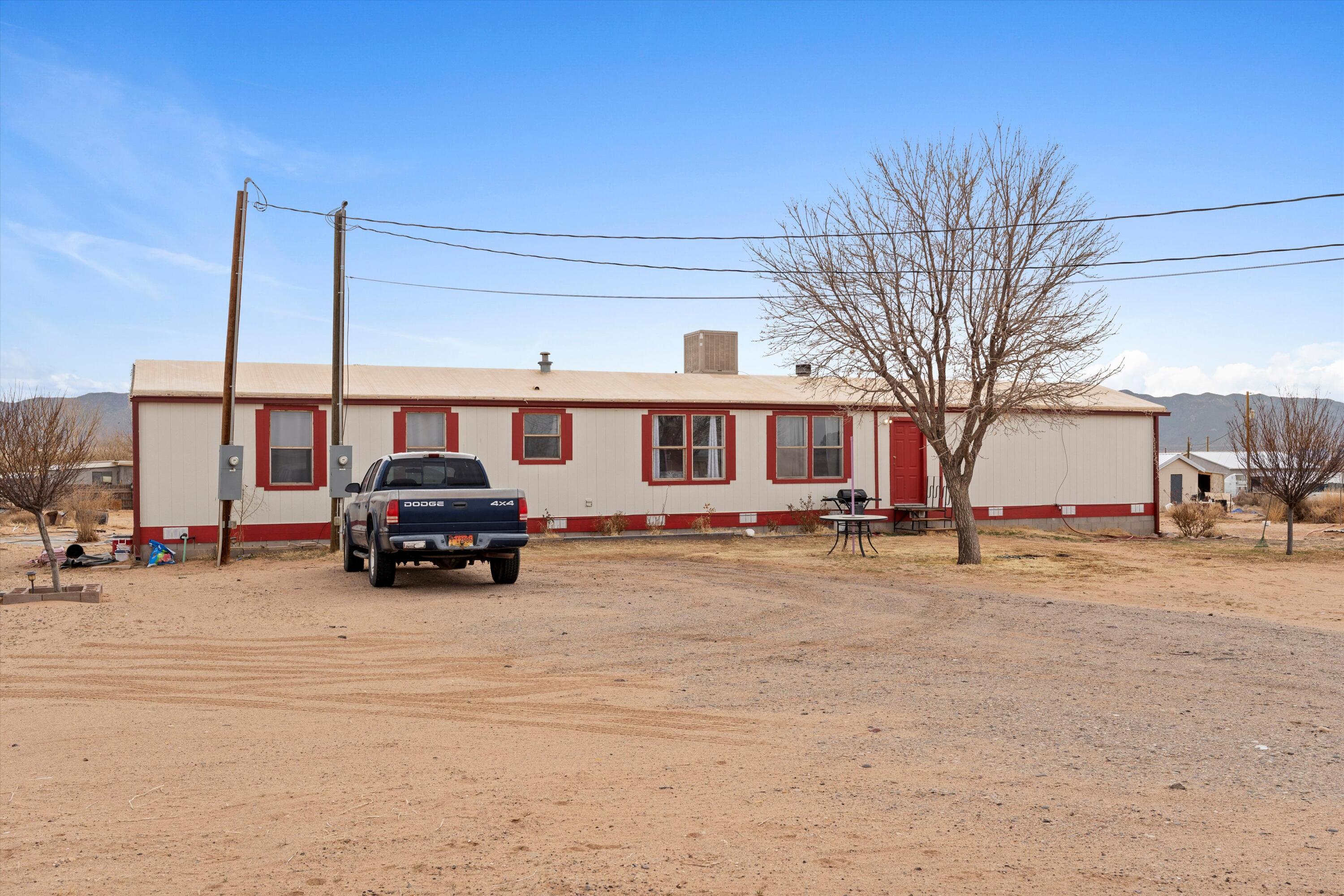 16 Dairy Road, Los Lunas, New Mexico image 1