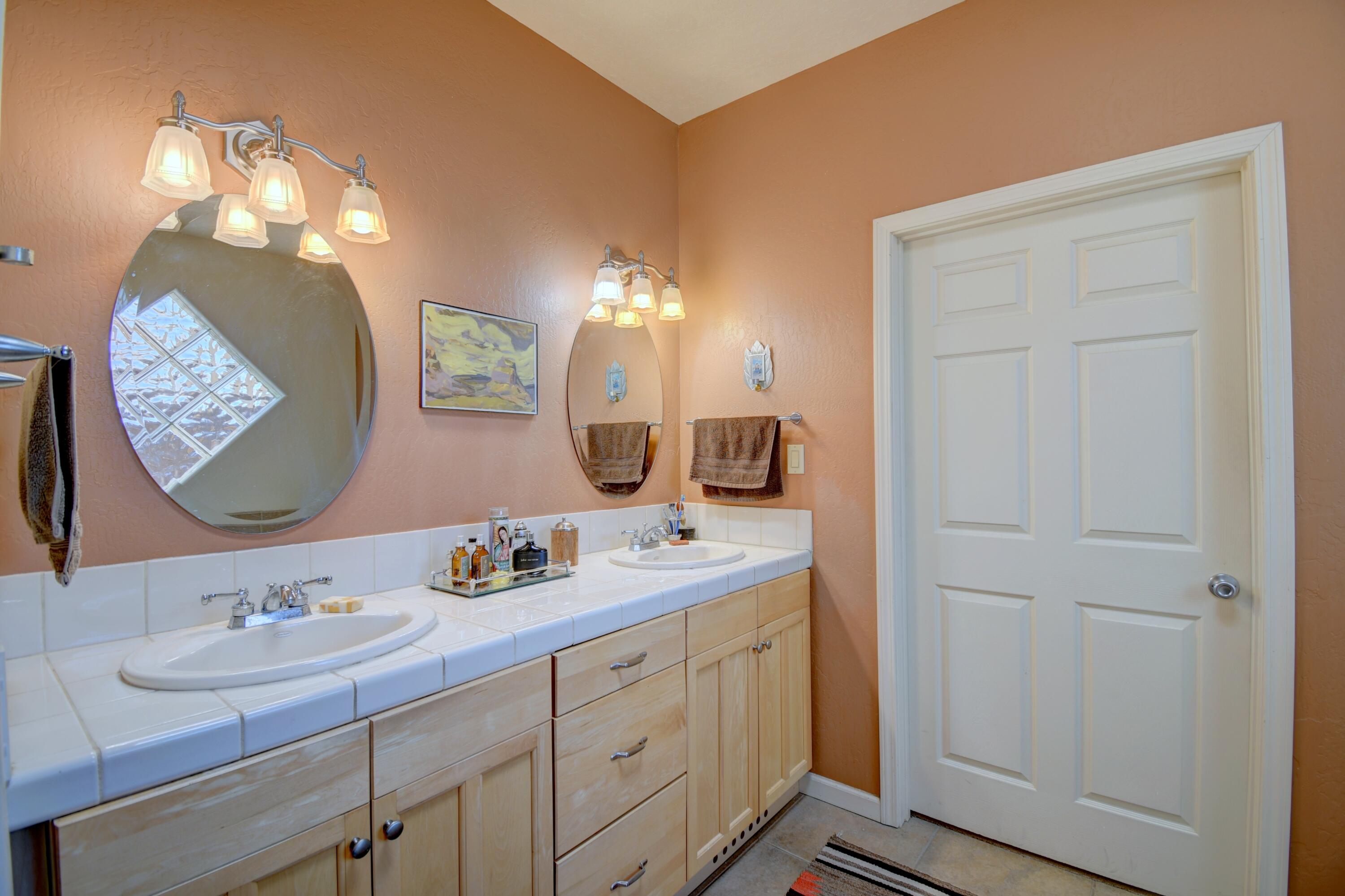 505 Valverde Drive, Albuquerque, New Mexico image 13