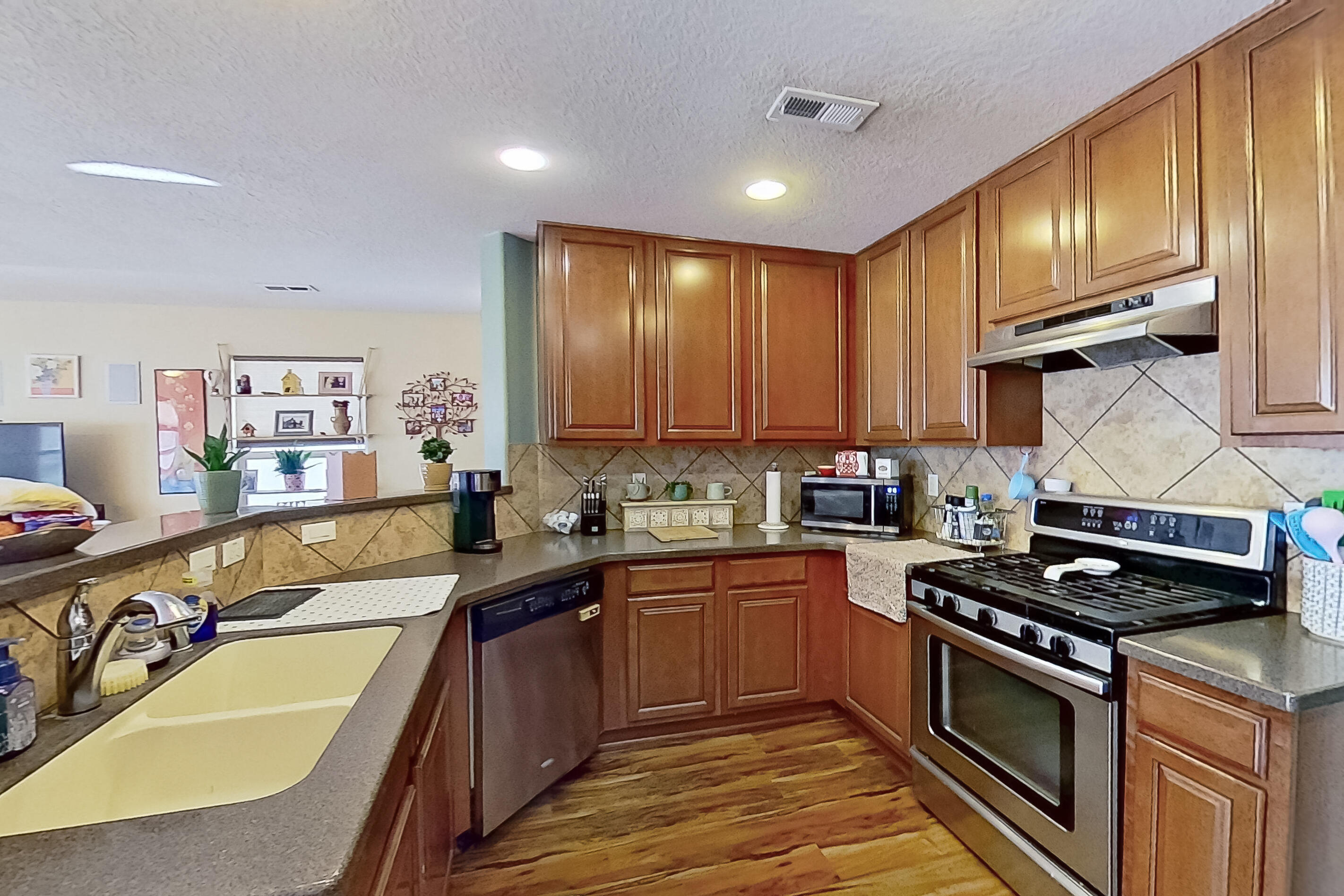 10908 Fort Point Lane NE