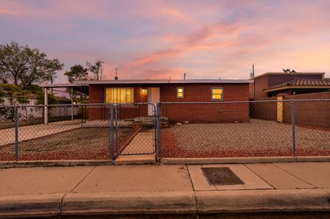 Photo of 461 60TH Street NW, Albuquerque, NM 87105 (MLS # 1091861)