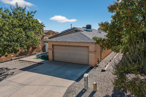 Photo of 11204 Whimbrel Court SW, Albuquerque, NM 87121 (MLS # 1094743)