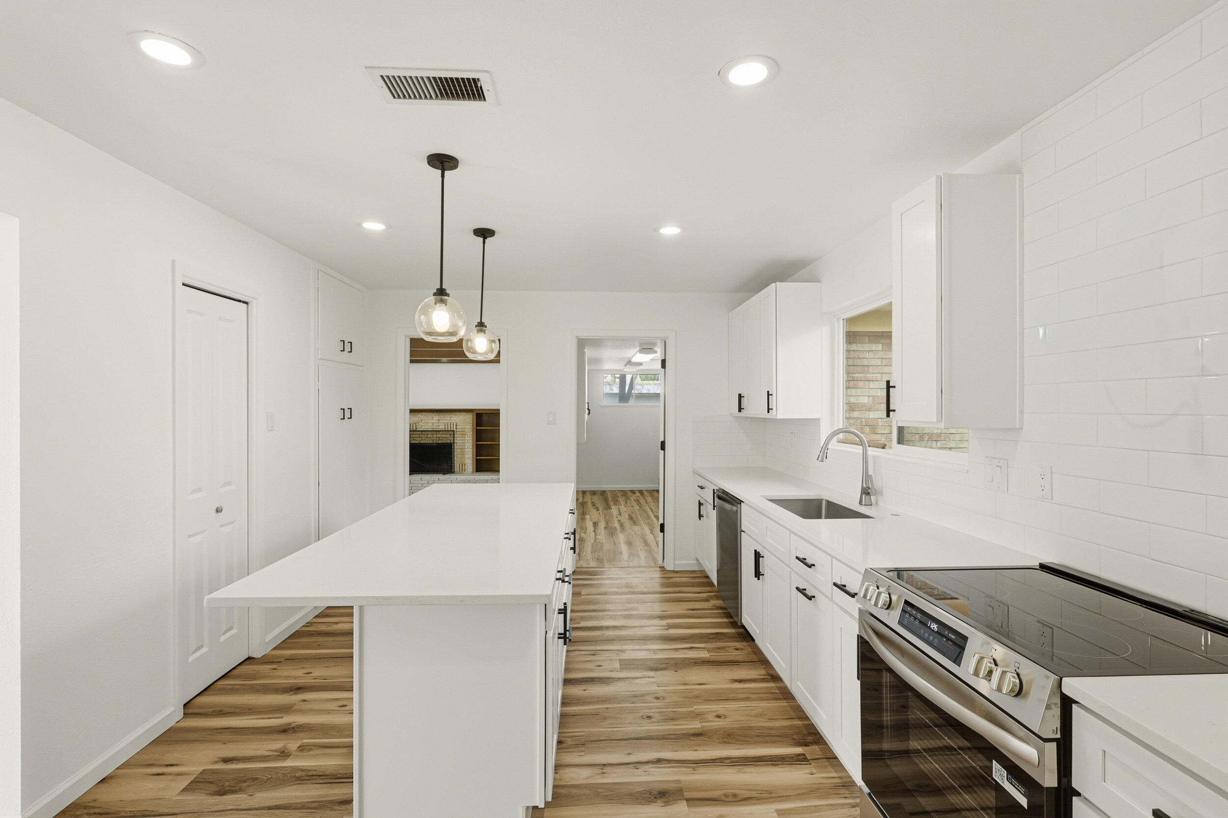 12208 Eastridge Drive NE